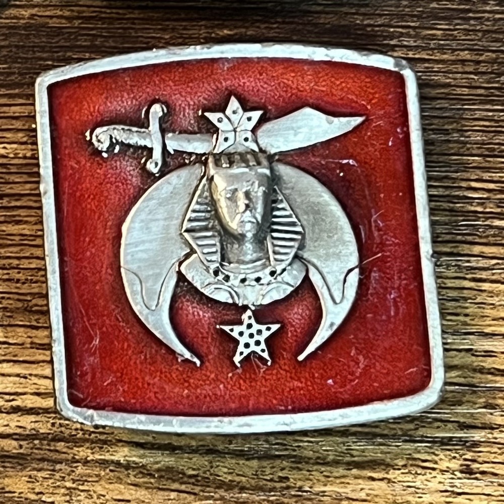 VTG 1984 Bergamot Brass Works Shriners Red Enamel Belt Buckle X-147 USA Made